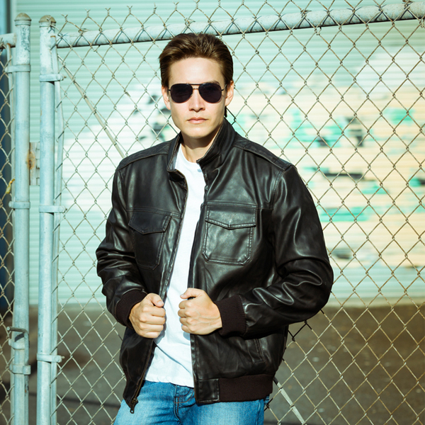 What to Wear with a Leather Jacket to Look Your Best?